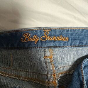 Kimes Ranch Womns Betty Seventeens 00/32